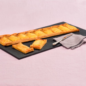 STRISCIA PASTA SFOGL CON MELA  4PZ